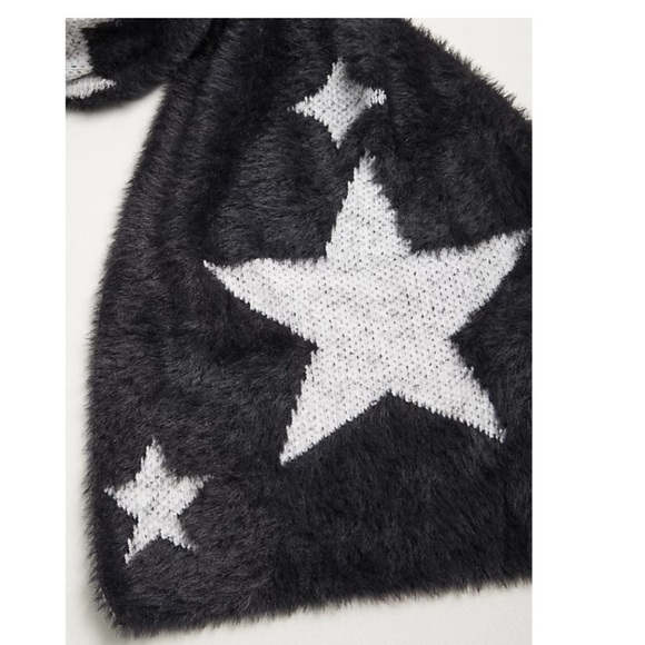 3 for $30- TORRID NWT OBLONG SCARF - ALLOVER STAR - Picture 3 of 4